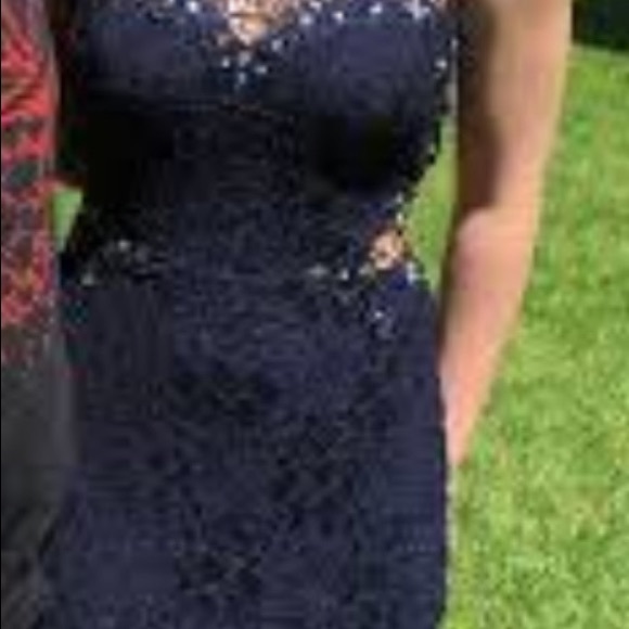 Navy blue prom/homecoming gown - Picture 9 of 10